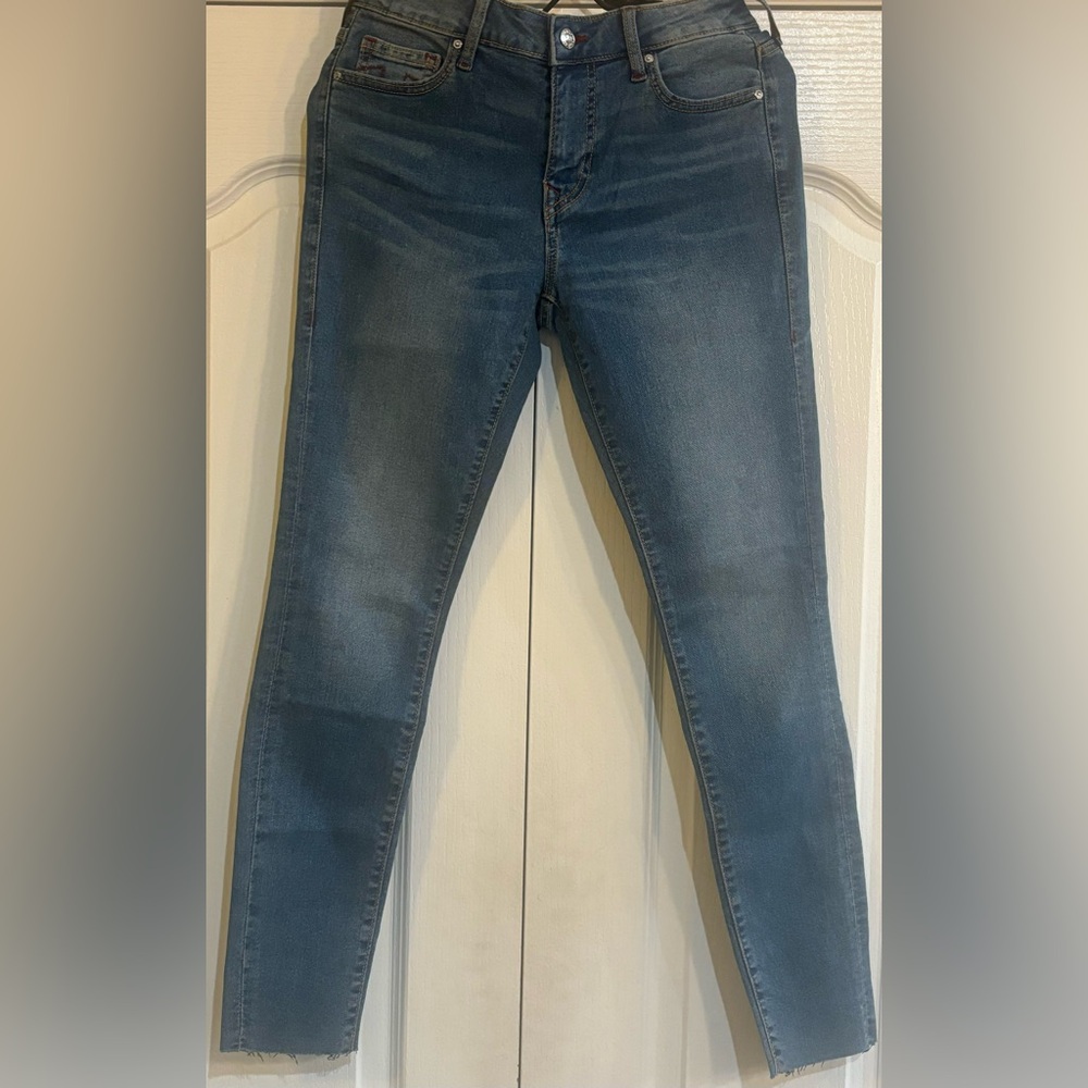 True Religion Jennie MR SN RAW HEM W27 Jeans